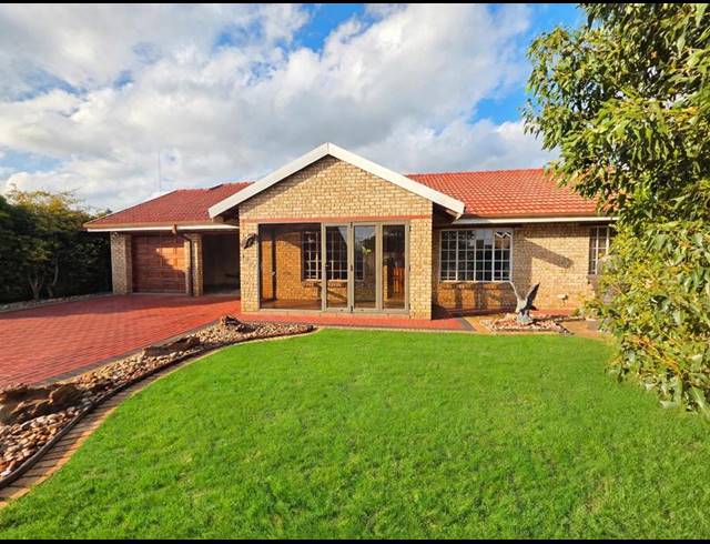3 BEDROOM TOWNHOUSE FOR SALE IN KOOKRUS